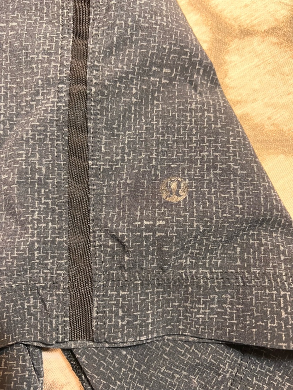 lululemon athletica Men's Pace Breaker Heathered Charcoal Drawstring Shorts - Picture 2 of 9